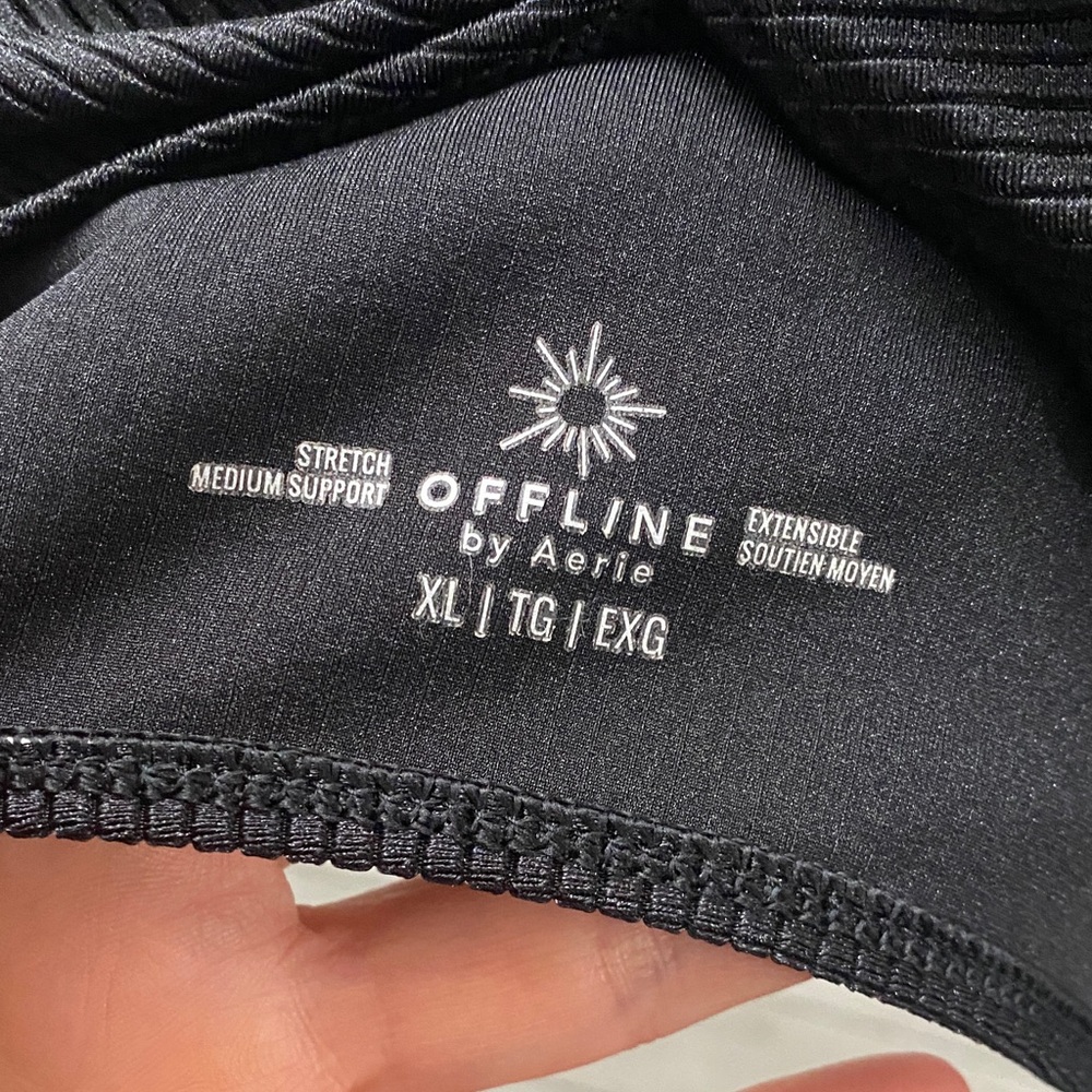 Offline by Aerie‎ Black Shine Textured Twist Front Crop Tank - Picture 2 of 6